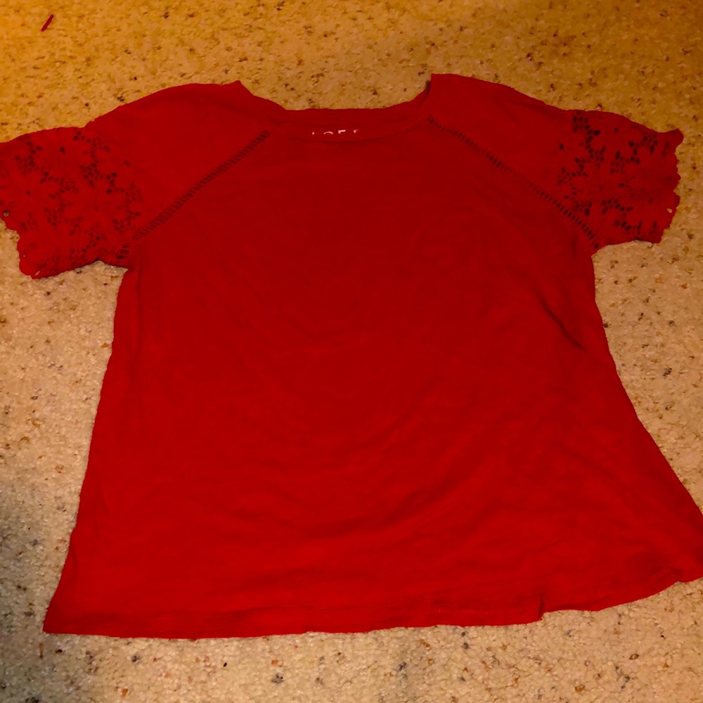 Short sleeve vintage soft tee with keyhole sleeves